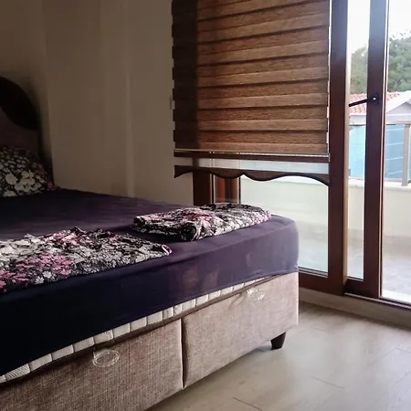 Mit Blick Auf Und Berge In Izmir Hotel Gumuldur